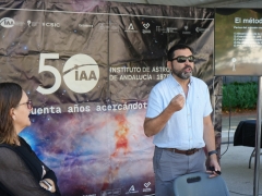 Enrique Pérez Montero explicando en qué consiste el método científico