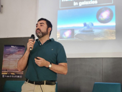 Enrique Pérez Montero impartiendo su charla